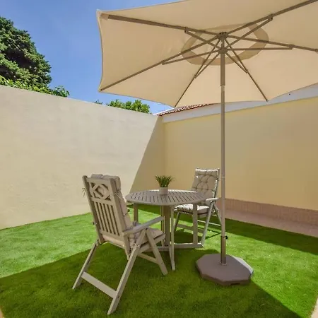 Charmoso Apartamento Com 1 Quarto - 10 Minutos Da Praia Parede Exterior photo